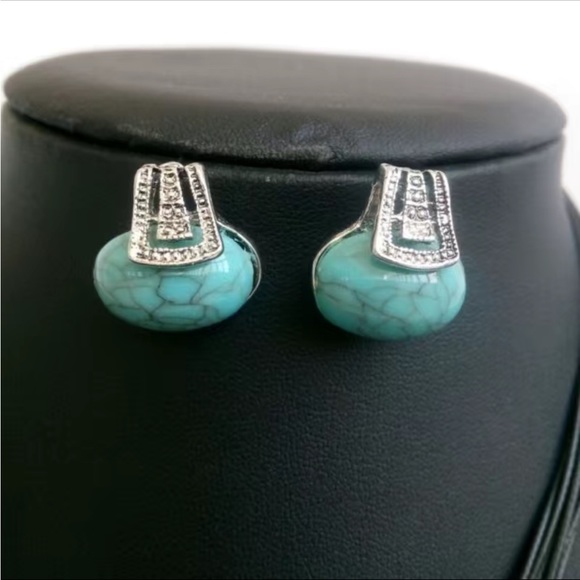 Ethnic Charm Turquoise and Silver Necklace and Earring Set - Picture 3 of 6